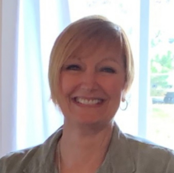 Meet your Posher, Lori - Picture 1 of 1